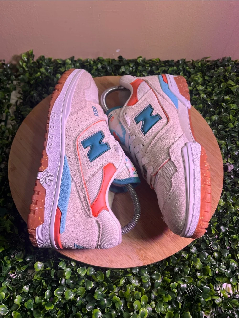 🔥 NEW BALANCE 550 “ SEA SALT VERDIGIS “ ATHLETIC SNEAKERS WMNS SZ 9 MENS SZ 7.5 - Picture 5 of 9